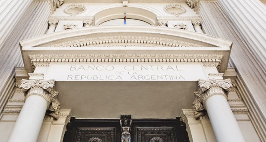 EL BANCO CENTRAL BAJÓ LA TASA DE INTERÉS