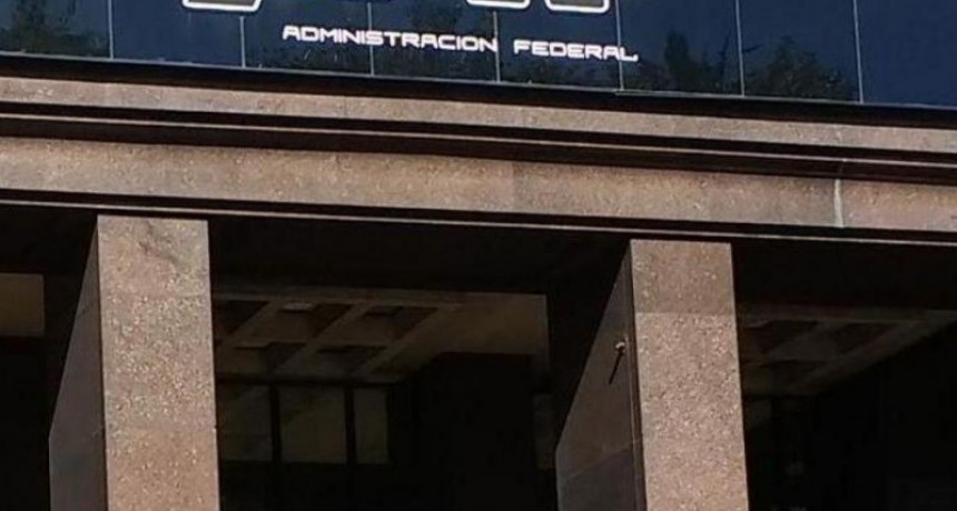 MONOTRIBUTISTAS Y AUTONOMOS