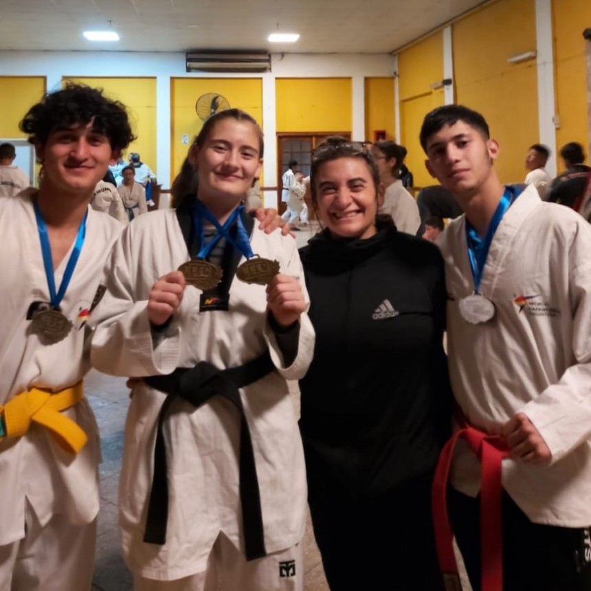 NUESTROS REPRESENTANTES DE TAEKWONDO