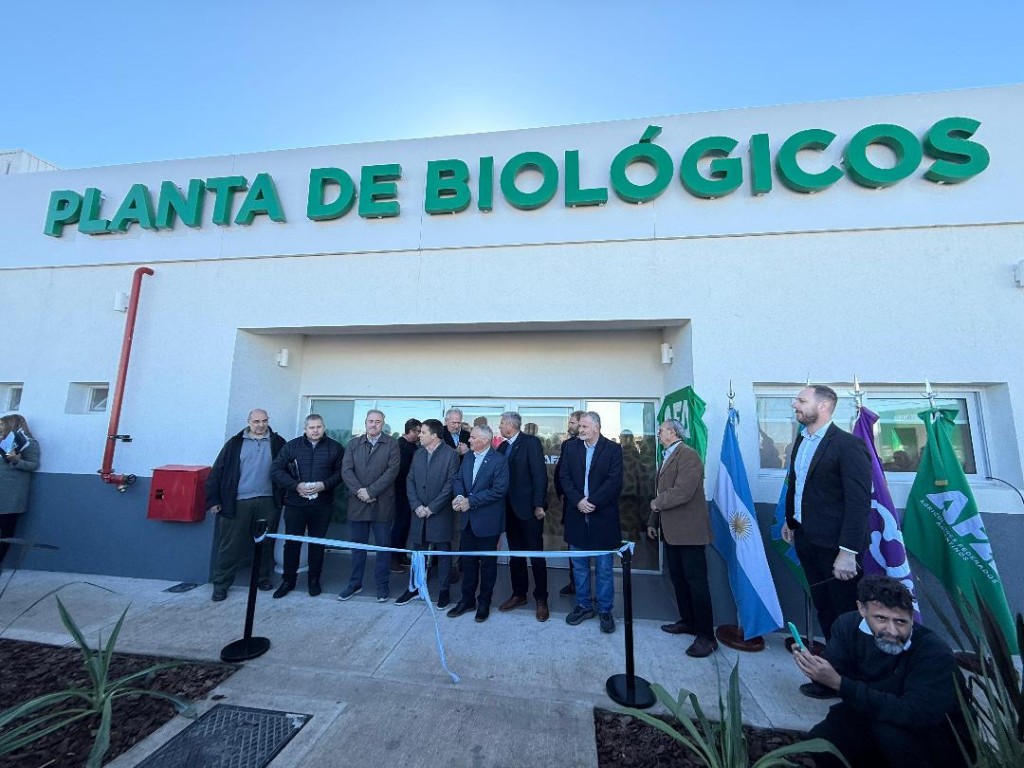 INAUGURACION DE PLANTA DE BIOINSUMOS EN COMIRSA