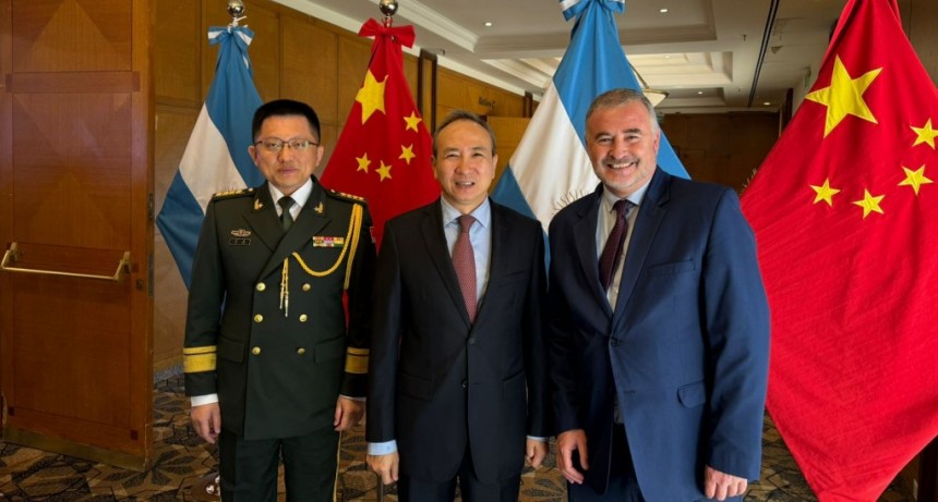 EL INTENDENTE POLETTI EN LA EMBAJADA CHINA