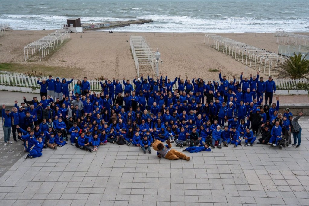 FOTO GRUPAL EN MAR DEL PLATA CON EL INTENDENTE POLETTI